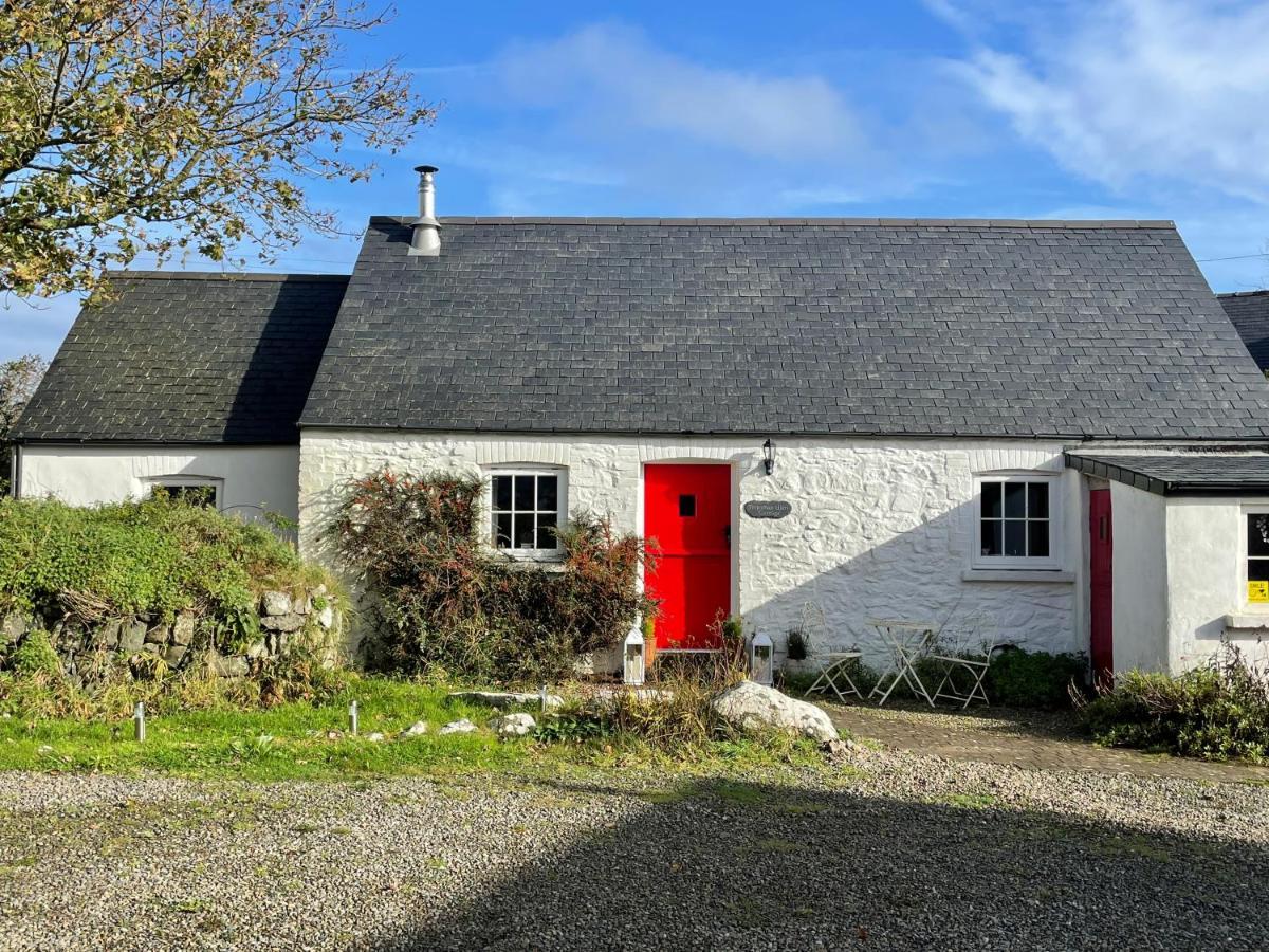 The Dairy @ Trefechan Wen Goodwick Extérieur photo
