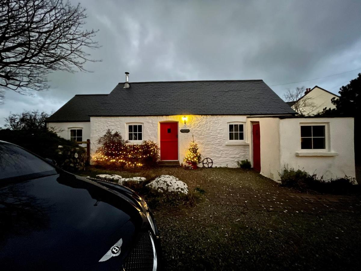 The Dairy @ Trefechan Wen Goodwick Extérieur photo