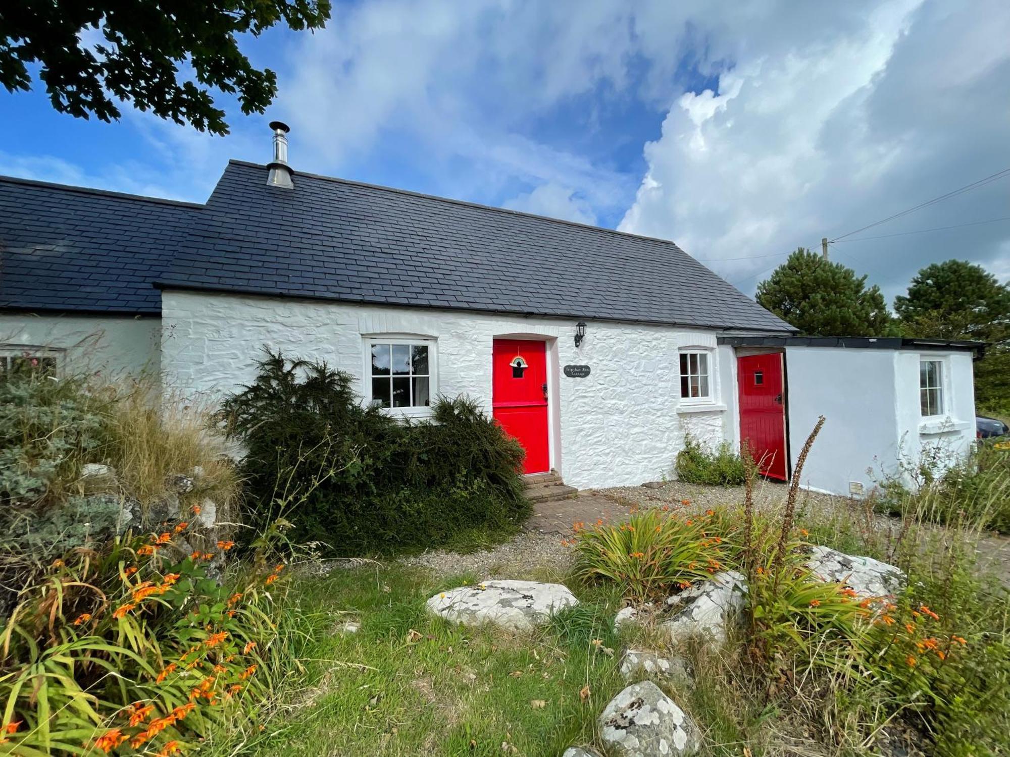 The Dairy @ Trefechan Wen Goodwick Extérieur photo