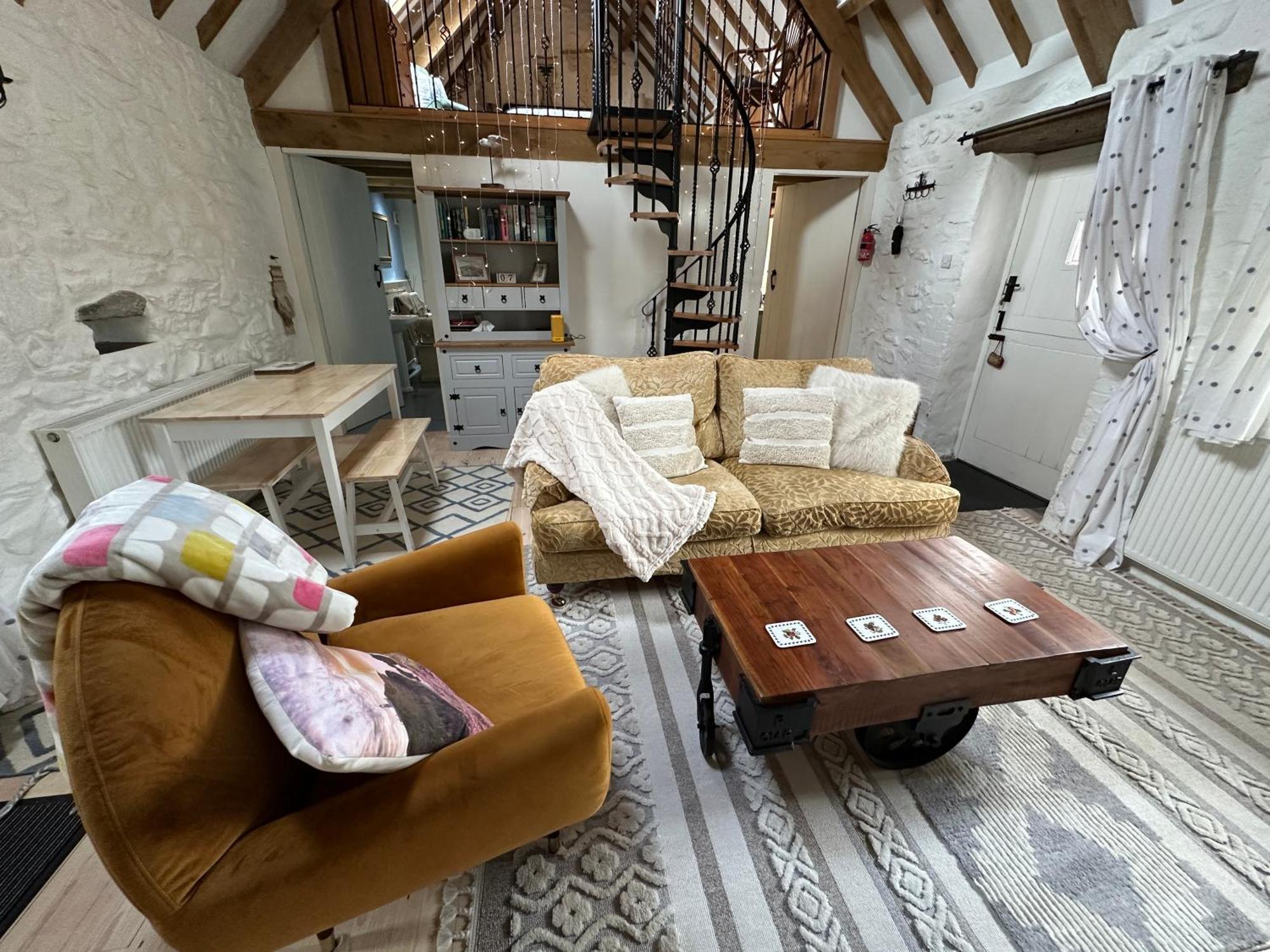The Dairy @ Trefechan Wen Goodwick Extérieur photo